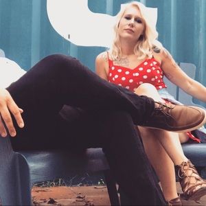 Meet your Posher, Ally